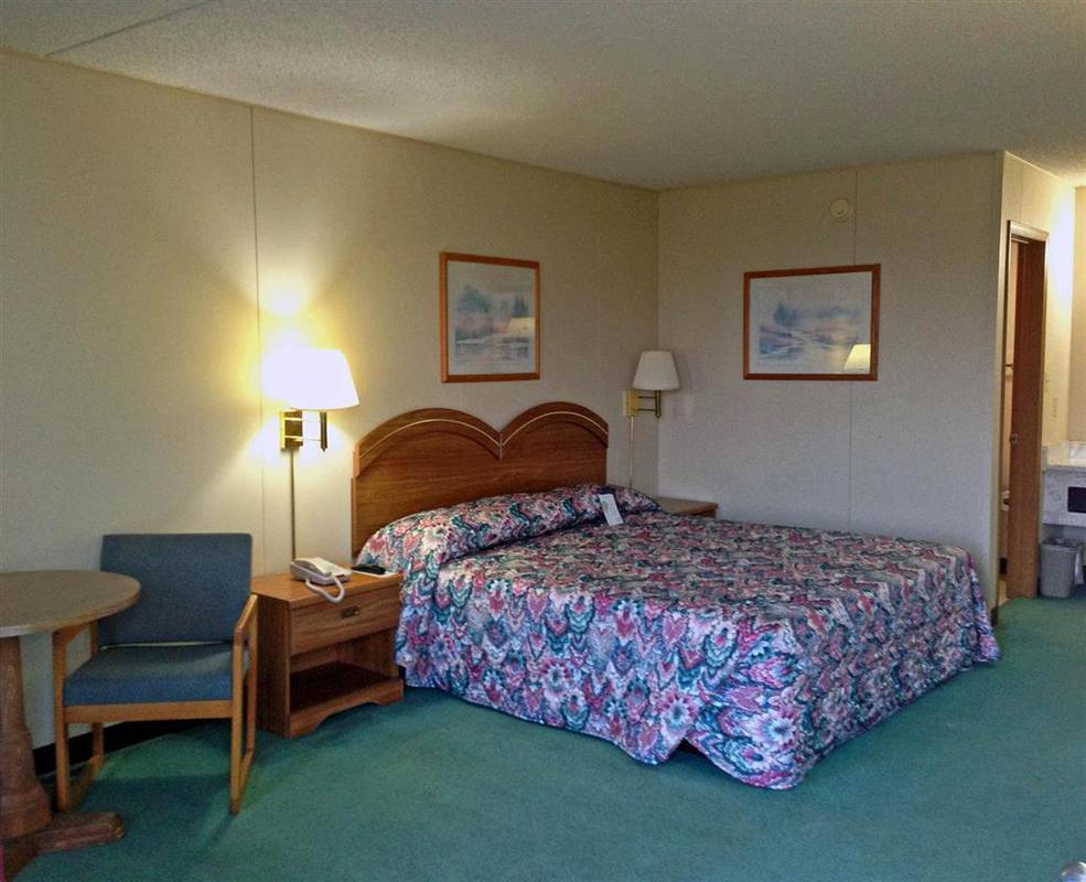 The Metropolitan Hotel Branson Room photo